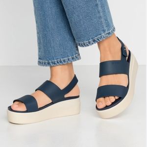Crocs Brooklyn Low Wedge Size W8 Navy